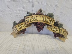 Vive Bene Grapes Wall Accent – Live, Love, Laugh – Italian Kitchen Decor