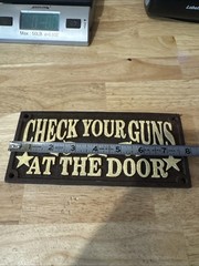 Saloon Sign Plaque Check Your Guns at Door Home Office Work Decoration Deco USA