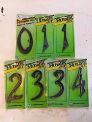 Lot of 7 , 4″ HY-KO PLASTIC NAIL ON NUMBERS 0,1,2,3,4 house