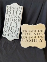 INSPIRATIONAL WOOD WALL HANGING SET OF 2 DREAM FRIENDS FAMILY PASTELS