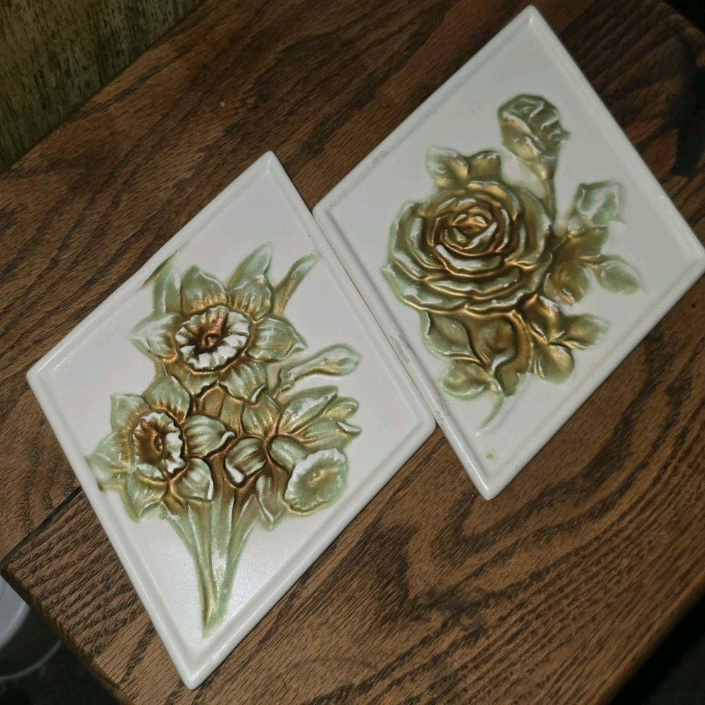 Vtg Ardco Ceramic Wall Plaques 3D FLORAL White Gold Label Diamond Rose Daffodils