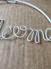 White Metal Wall Art “Welcome” Sign Cursive Circular Decor Indoor Outdoor Home