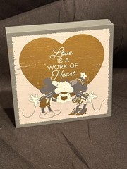 Hallmark Disney Mickey Minnie Mouse Wood Sign Love Is A Work Of Heart 5 X 5 X 1
