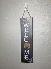Hanging Rope Decoration Halloween Wooden Welcome Sign Web & Pumpkin