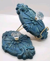 Set Of 2 Resin Ornate Wall Plaques w/ Clear Glass Pull Knob Towel Hook 7½”