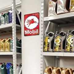 5-Piece Set of Vintage Metal Signs – Ideal for Old Car Shops and Garages