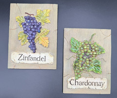 Set of 2 – 3D Grape Wall Plaques Wine Art Chardonnay Zinfandel VTG