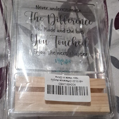 Inspirational Acrylic Plaque with Wooden Base – ‘Never Underestimate The Differ…
