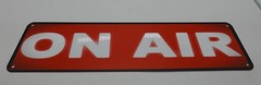 “On Air” Metal Tin Sign – Retro Wall Decor for Studio Office or Game Room