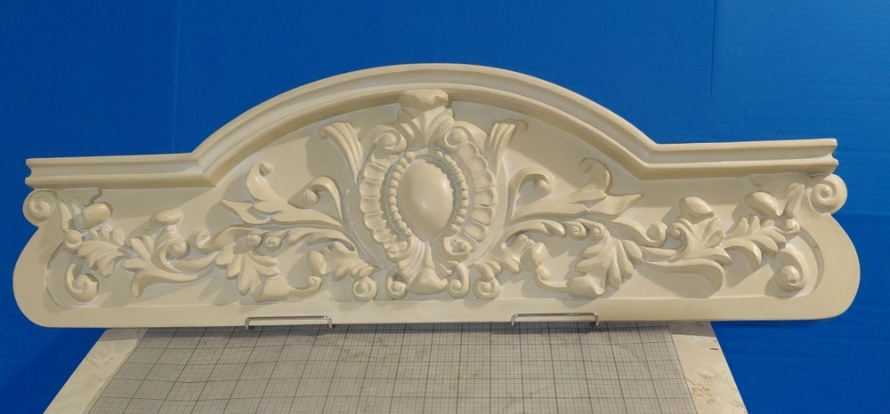 Wall Decor Plaque Floral French Motive Neoclassical Resin Plaster Like 29″