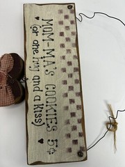 Mom-Ma’s Cookies Wood and Wire Home Décor Sign Wall hanger grandmother 10×4.5″