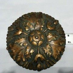 SET OF 2- 7 1/2″ ROUND LEAF DESIGN WALL MEDALLIONS / PLAQUES – BRONZE/COPPER- EC