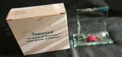 Innovart FOR YOU MOTHER Thick Glass Inscription Plaque W/2 Red Roses. Old In box