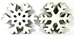Christmas Wood Snowflake Rustic White Shabby Free Standing Lg 8 in Set of 2 NWT