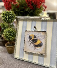 Bee Black, White And Gold Mini Print Round Top Collection