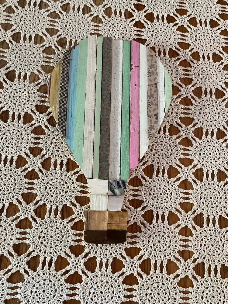 (#4) bloc Art South Africia Salvage Wood Balloon Wall Haning Multi-Color Pastels