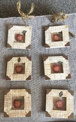 RED APPLE TRI PANEL WALL HANGING METAL/WOOD 21”x 5″X5”,USED,EE-2-7