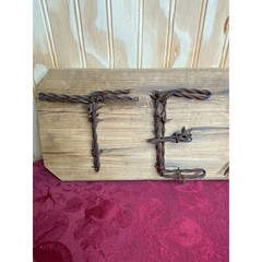 Vtg Unique Skutts 4 Point Barbed Wire Wood “Texas” Wall Hanging Rustic Decor