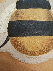 DEBBIE MUMM BUMBLE BEE WALL HANGER, LOOKS LIKE SLATE,