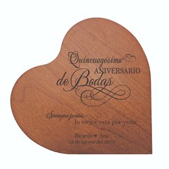 Personalized Engraved 50th Anniversary Wooden Heart Home Decor (In Spanish)