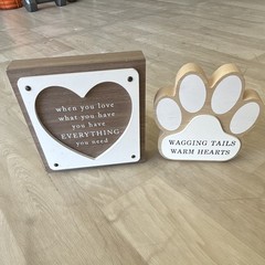 2pc Wood Freestanding Decor Plaque Set Heart & Paw Quotes Wagging Tails
