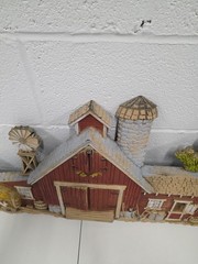 Vintage 1974 Burwood Products Red Barn Farmhouse Wall Plaque (Model 587)