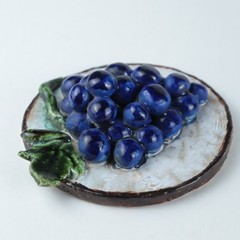 Vintage Ceramic Grape Cluster Wall Plaque 4.5″ – Hand-Painted Fruit Decor