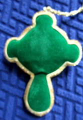 Royal Tara Celtic Cross Irish White Gold Green Embroidery Pearls 4″ Ornament EC!