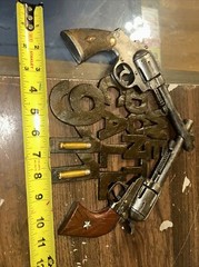 We Don’t Call 911 Gun Pistol Bullets Revolvers Wall Decor 3-D Old West Western
