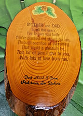 Vintage Sliced Pine Wood Wall Plaque Mother & Dad 8×5″ Rustic Country Cabin