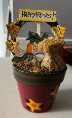 Happy Harvest Fall Indoor Decor Pumpkin Twine Wreath Cornstalk in pot 6-1/4″ T