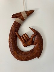 Hawaii Decor HandMade Solid Wood 19.5″ Carved Fish Hook With Engraved Hang Loose