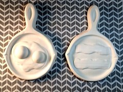Ceramic Bisque wall Plaque Beacon & Eggs 2 Pcs Set (UNPAINTED)